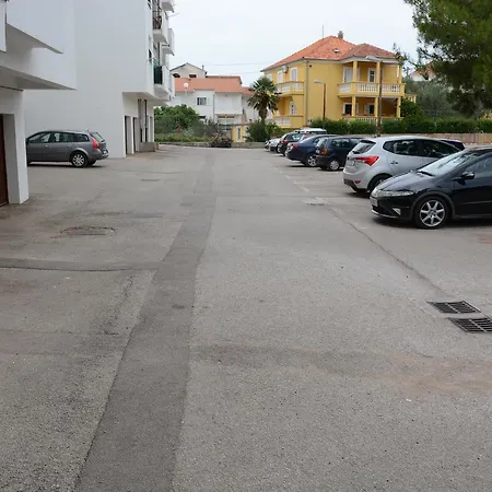 Divota Ζαντάρ